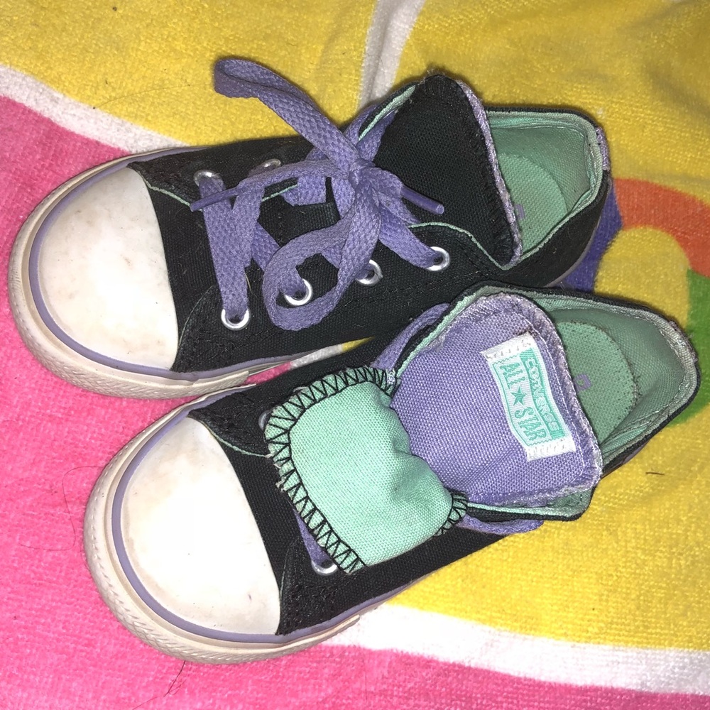 Double tongue Converse